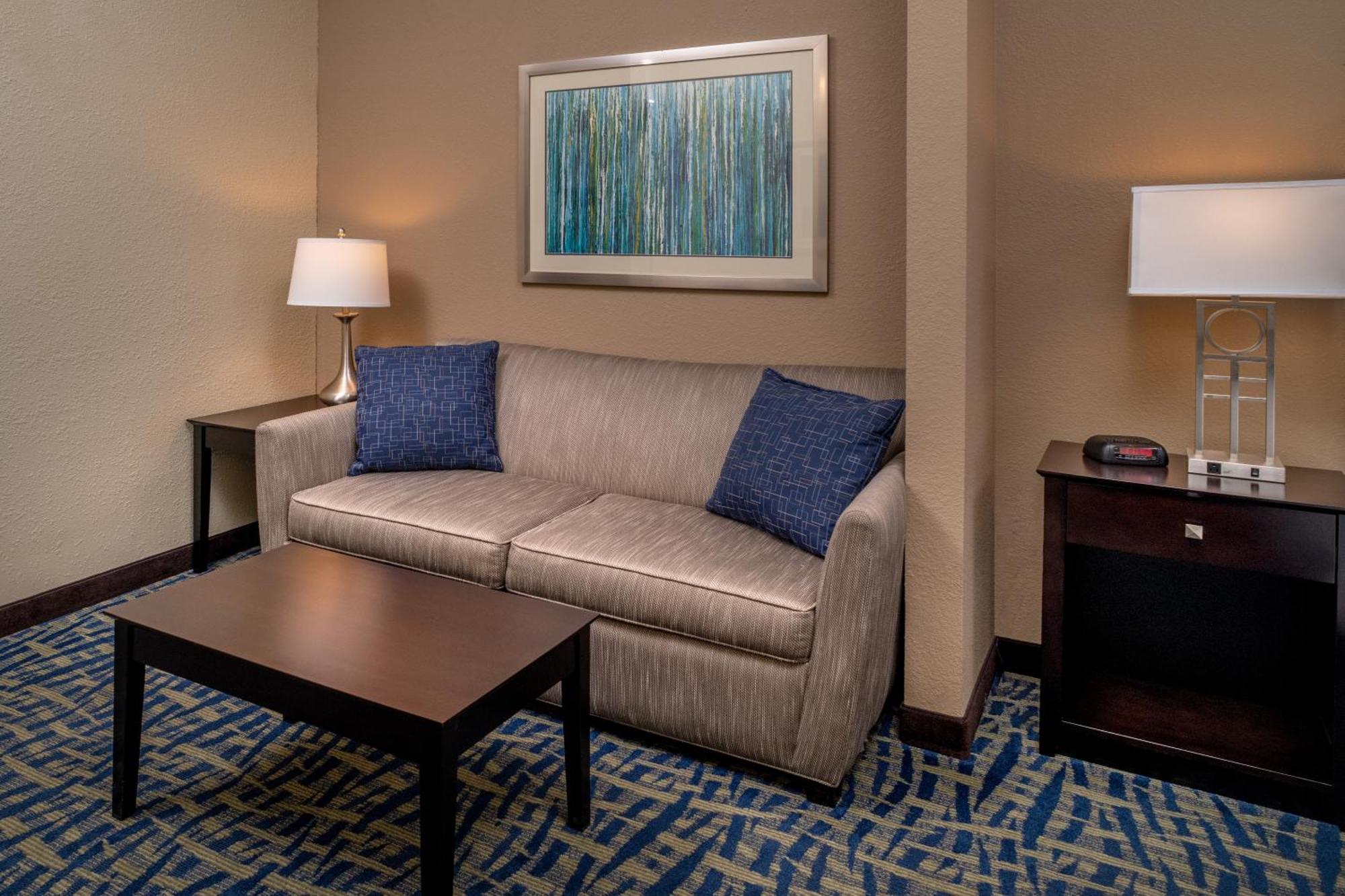 Holiday Inn Express & Suites Lebanon By Ihg Экстерьер фото